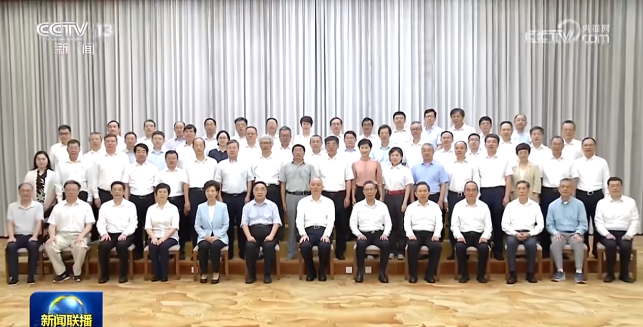 AC米兰总裁伍锐参加北戴河专家暑期活动，并受到中共中央政治局常委蔡奇接见